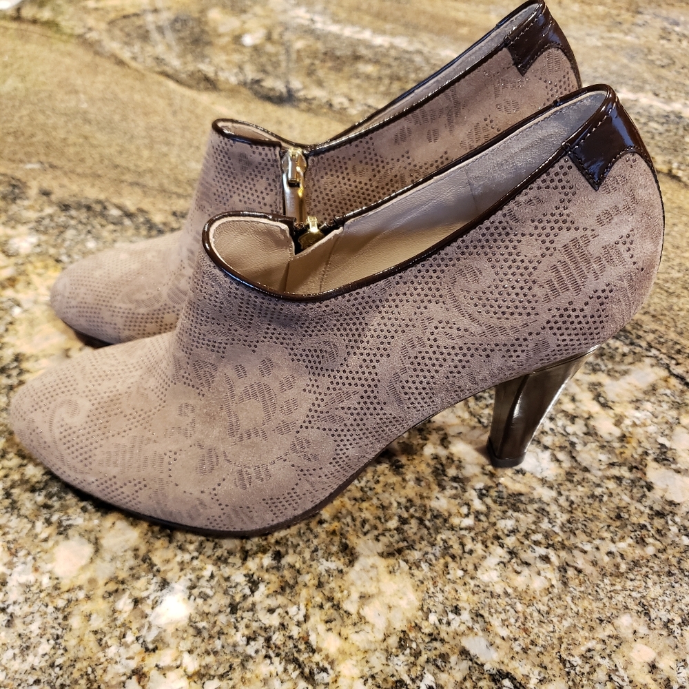 Taryn Rose Suede Ankle Boot Heels Made in Italy